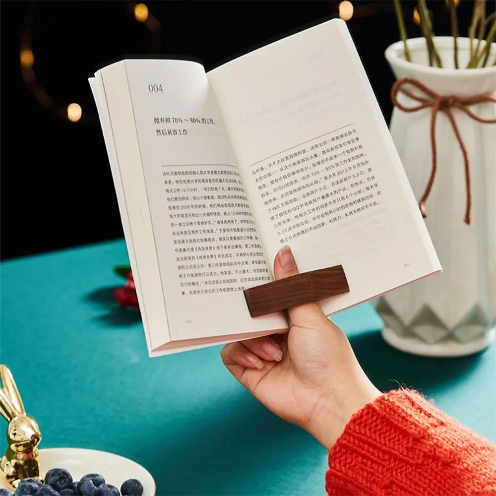 PageGrip™ – Wooden Thumb Bookmark for One-Hand Reading